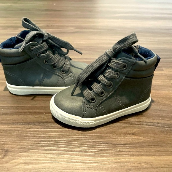 Cat & Jack baby boy Gray High-Top Sneakers with side zippers size 5 C - Picture 1 of 8